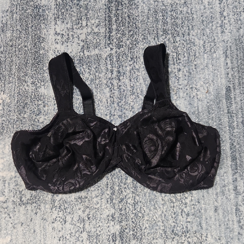 WACOAL Women's Elegant Black Lace Underwire Bra Size 42DD.